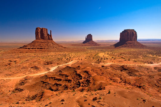 Monument Valley Overlook — romainguy (Public Domain / CC0)