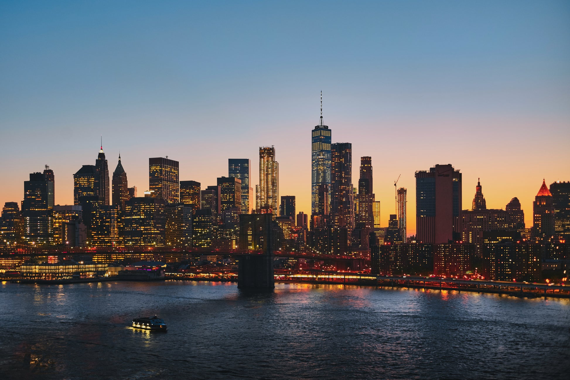 Poster: panoramic photography of Brooklyn Bridge – Luca Bravo (Unsplash)