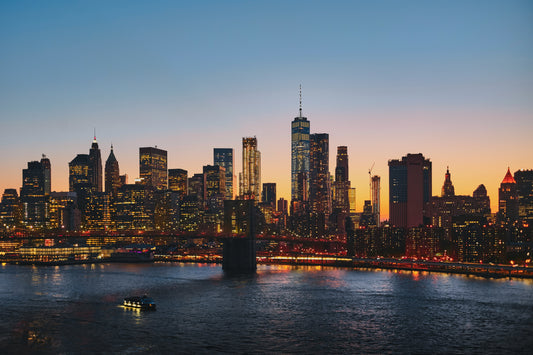 Stretched Canvas: panoramic photography of Brooklyn Bridge – Luca Bravo (Unsplash)