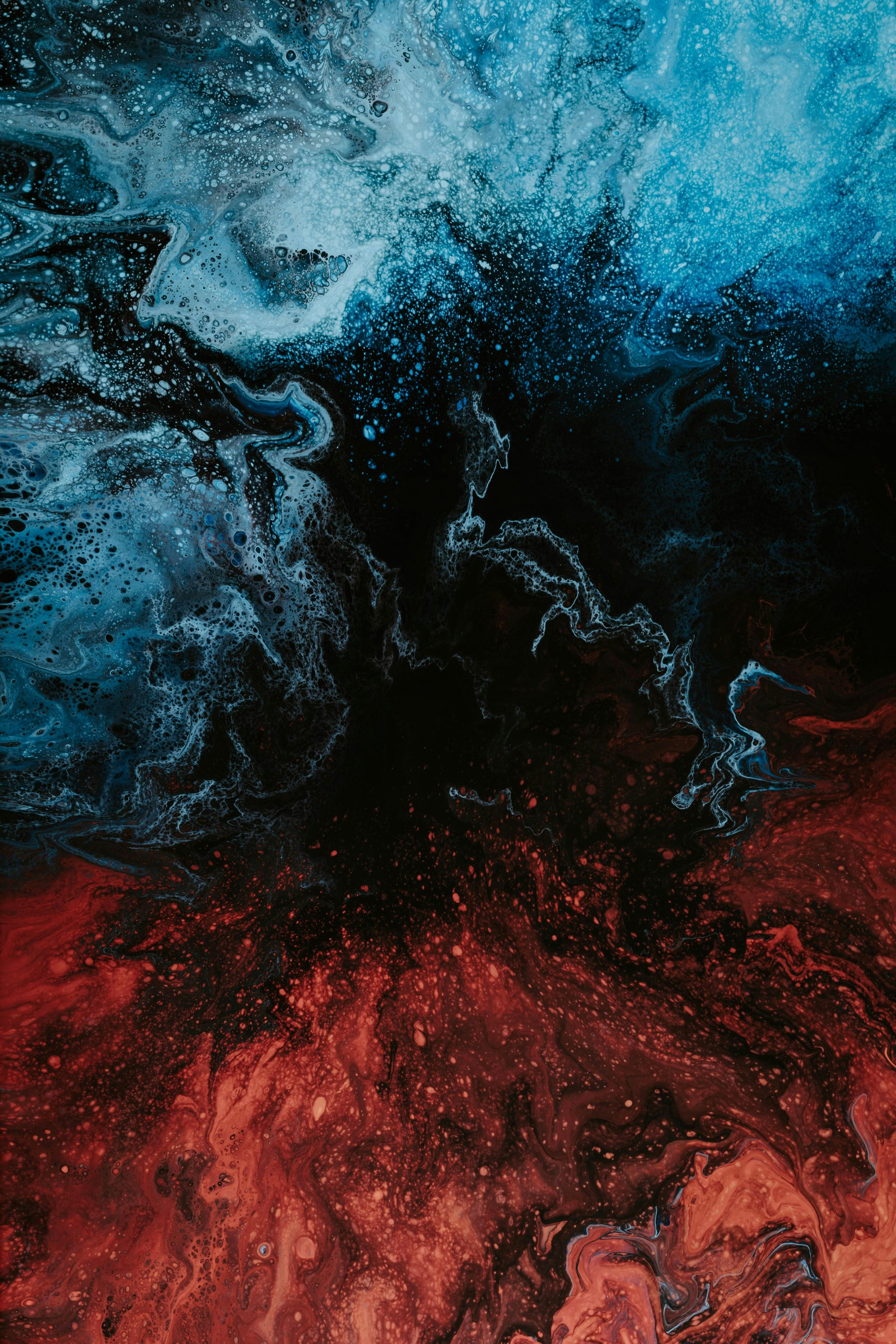 Stretched Canvas: red and blue wallpaper – Pawel Czerwinski (Unsplash)